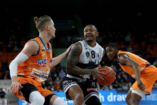 在加盟巴黎 在加盟巴黎