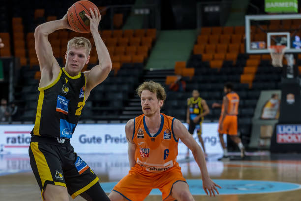 看这两位超 看这两位超