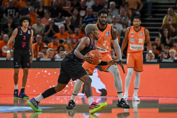 广泛讨论 广泛讨论